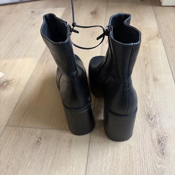 Sz 7.5 Madden Girl Women's Platform Boots Y2k Chunky High Black Block Heel Grace - Picture 4 of 10